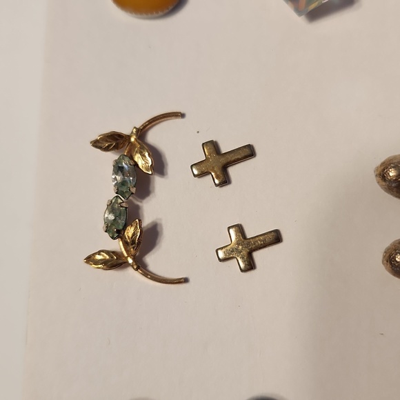 Stud Earring Collection - Picture 4 of 8